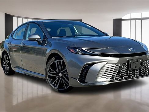 Used 2026 Toyota Camry XSE image 3