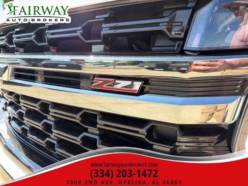 Used 2022 Chevrolet Tahoe Z71 w/ Luxury Package AWD/4WD image 10