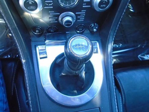Used 2009 Aston Martin V8 Vantage Roadster RWD image 14