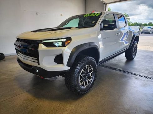 Certified 2024 Chevrolet Colorado ZR2 w/ ZR2 Convenience Package III AWD/4WD image 8