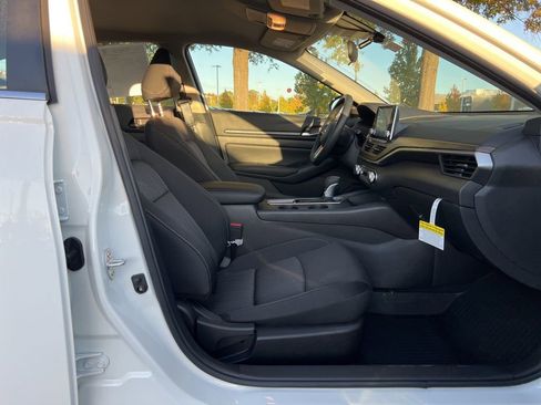 New 2025 Nissan Altima 2.5 SV image 17