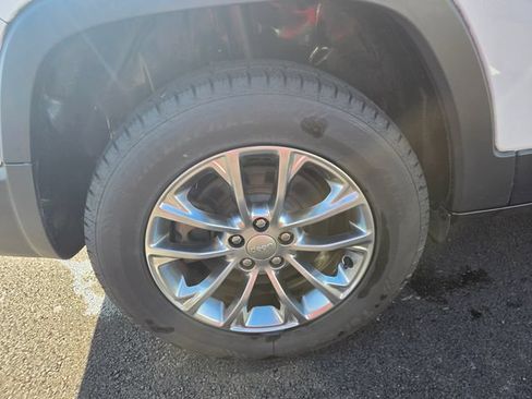 Used 2021 Jeep Cherokee Latitude Lux w/ Sun & Sound Group AWD/4WD image 29