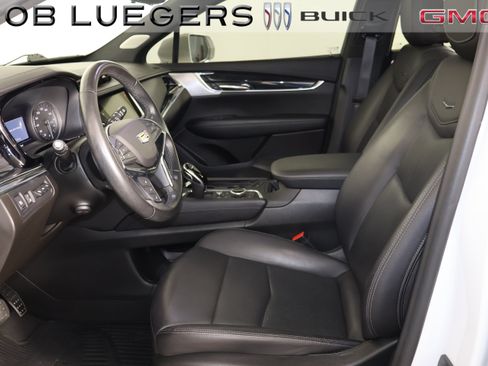 Used 2020 Cadillac XT5 Premium Luxury FWD image 8