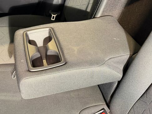 Used 2021 Toyota RAV4 XLE AWD/4WD image 22