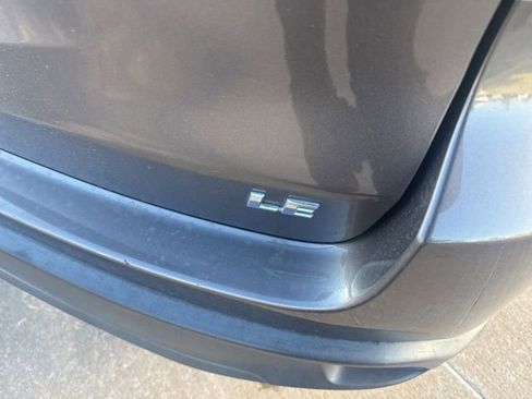 Used 2015 Toyota Highlander LE image 4