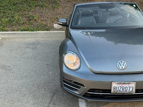 Used 2018 Volkswagen Beetle 2.0T Coast FWD image 9
