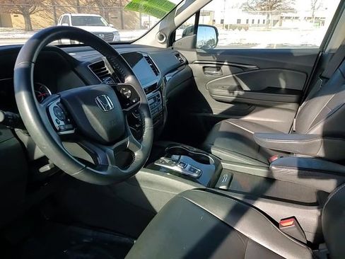 Used 2022 Honda Pilot Touring image 9