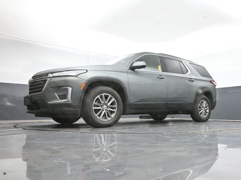 Used 2023 Chevrolet Traverse LT image 40