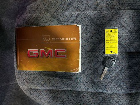 Used 1999 GMC Sonoma SLS w/ Marketing Option Pkg image 32