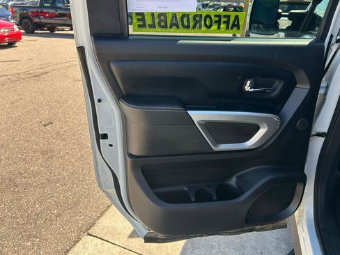Used 2017 Nissan Titan Platinum Reserve image 13