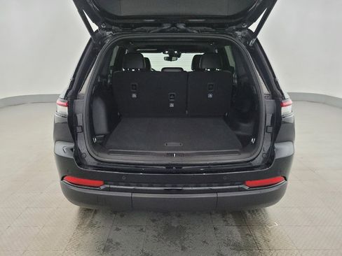 Used 2023 Jeep Grand Cherokee Altitude AWD/4WD image 29