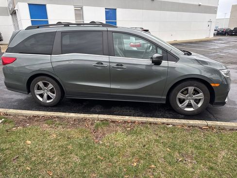 Used 2018 Honda Odyssey EX image 3