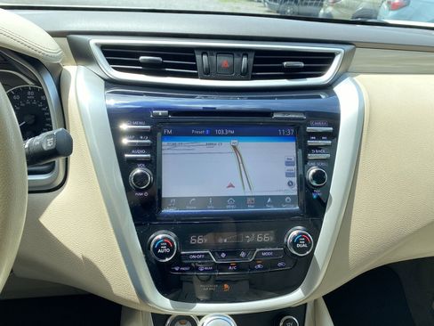 Used 2016 Nissan Murano SV FWD image 14