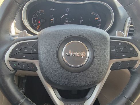 Used 2017 Jeep Grand Cherokee Limited image 35
