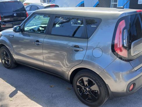 Used 2018 Kia Soul FWD image 3