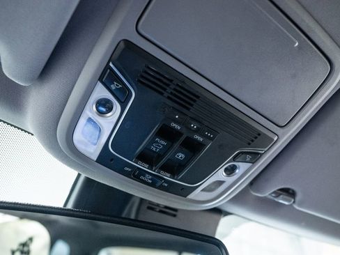 Used 2017 Honda Pilot Elite image 34