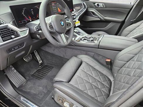 New 2026 BMW X6 xDrive40i w/ Climate Comfort Package image 9