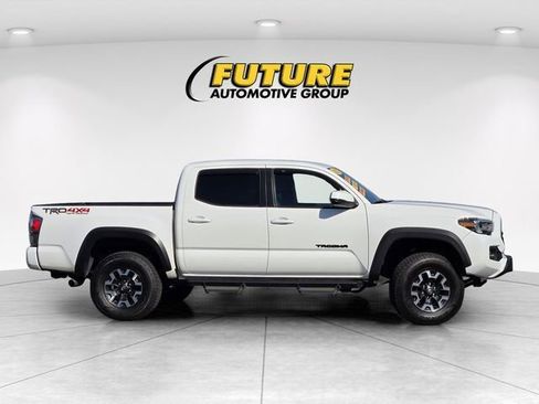 Certified 2021 Toyota Tacoma TRD Off-Road w/ Technology Package AWD/4WD image 4