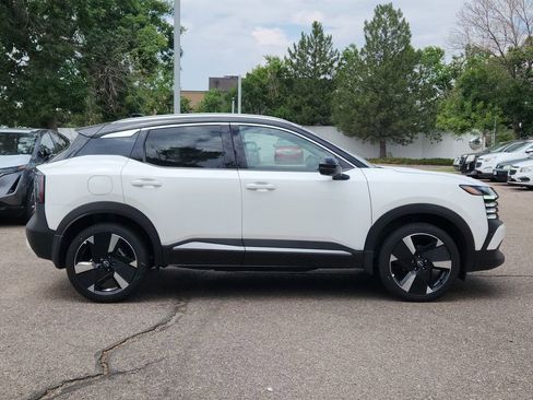 New 2025 Nissan Kicks SR image 2