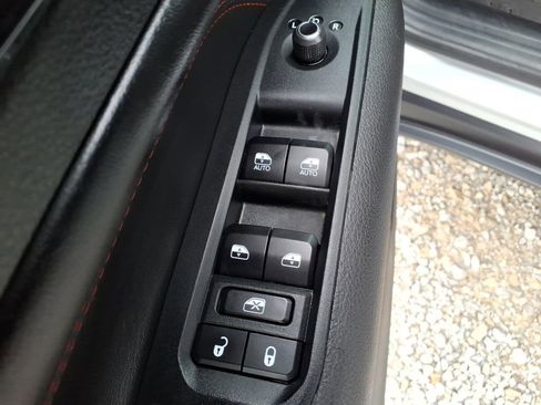 Used 2024 Jeep Compass Trailhawk AWD/4WD image 15