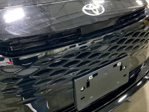 Used 2025 Toyota Crown Signia XLE image 30