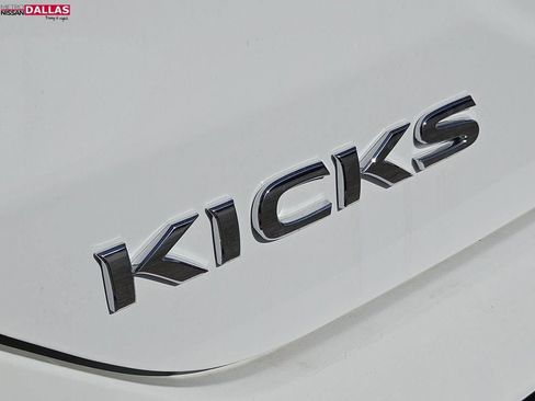 New 2025 Nissan Kicks Play S image 9