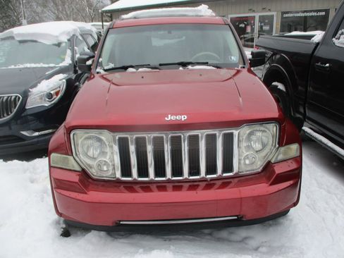 Used 2008 Jeep Liberty Limited w/ Premium Group II image 2