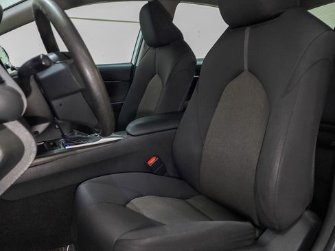 Used 2021 Toyota Camry LE image 36