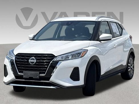Used 2024 Nissan Kicks SV FWD image 1