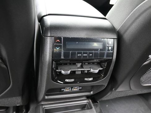 New 2026 Jeep Grand Cherokee L Laredo image 31