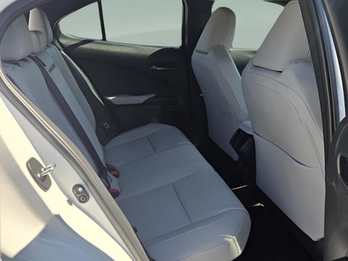 New 2026 Lexus UX 300h FWD image 30