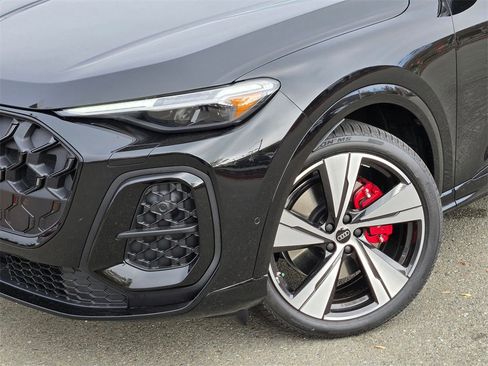New 2025 Audi SQ5 Premium Plus image 9