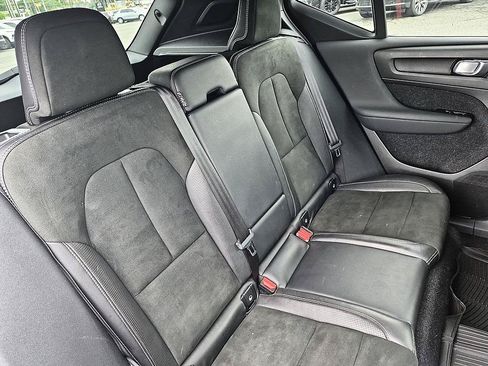 Used 2019 Volvo XC40 T5 R-Design AWD/4WD image 33