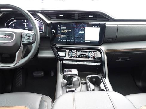 Used 2025 GMC Sierra 1500 AT4 w/ Technology Package AWD/4WD image 51