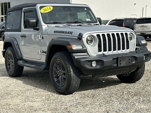 Used 2024 Jeep Wrangler Sport AWD/4WD image 6