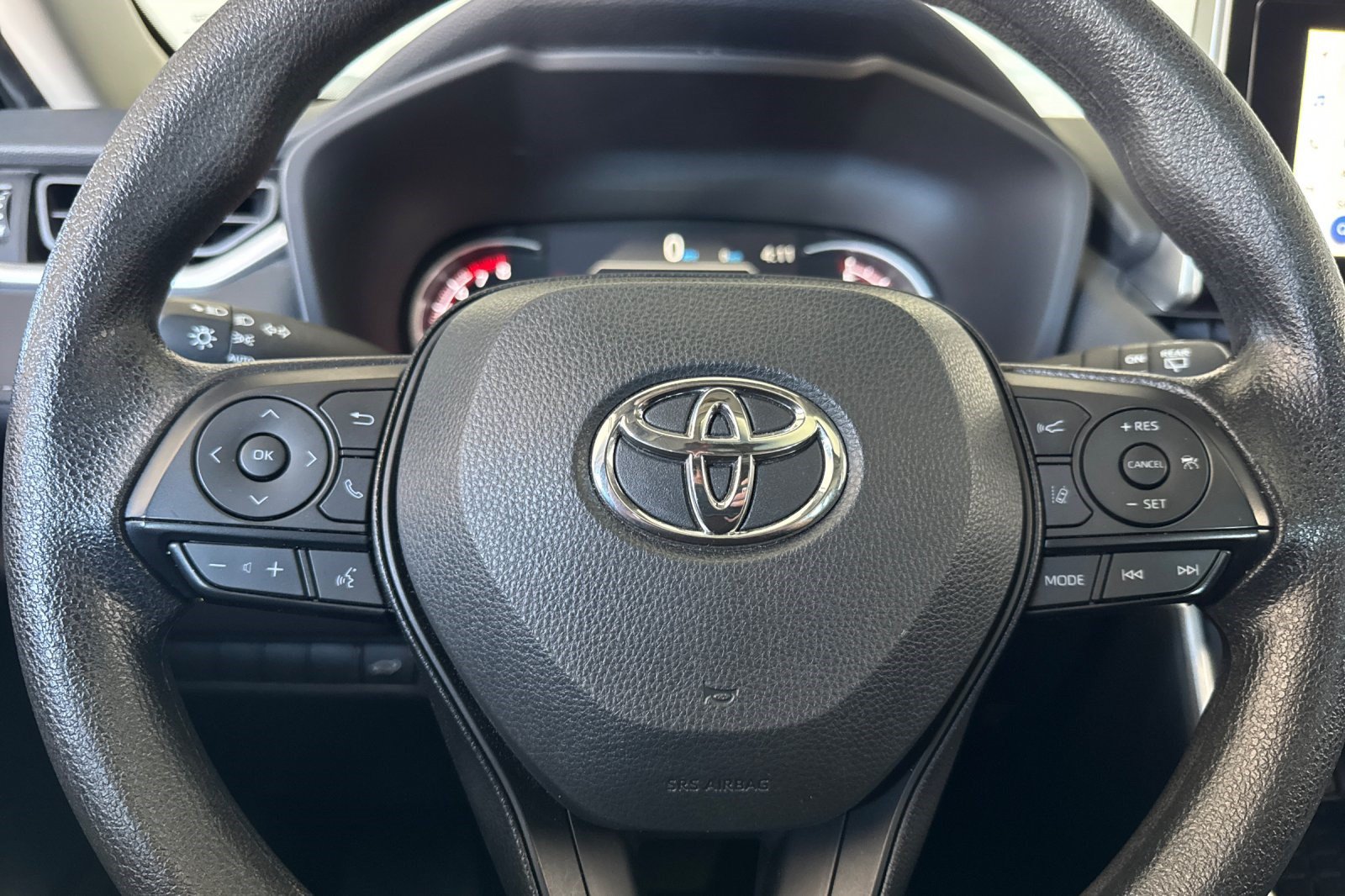 Used 2025 Toyota RAV4 XLE w/ Convenience Package AWD/4WD image 11