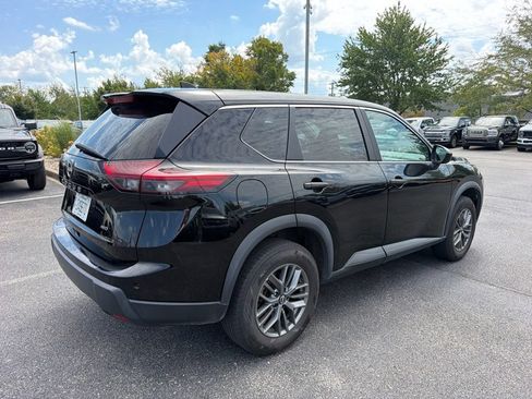 Used 2024 Nissan Rogue S AWD/4WD image 3