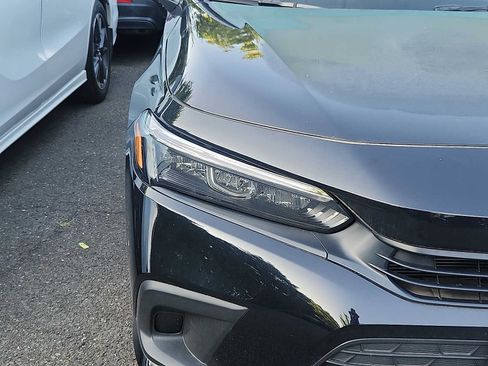 Used 2023 Honda Civic EX image 3