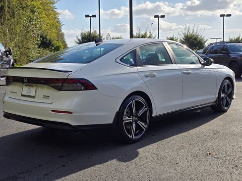 Used 2025 Honda Accord Sport image 26