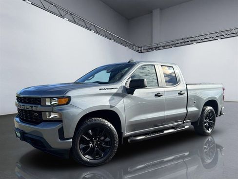 Used 2019 Chevrolet Silverado 1500 Custom w/ Custom Value Package AWD/4WD image 26