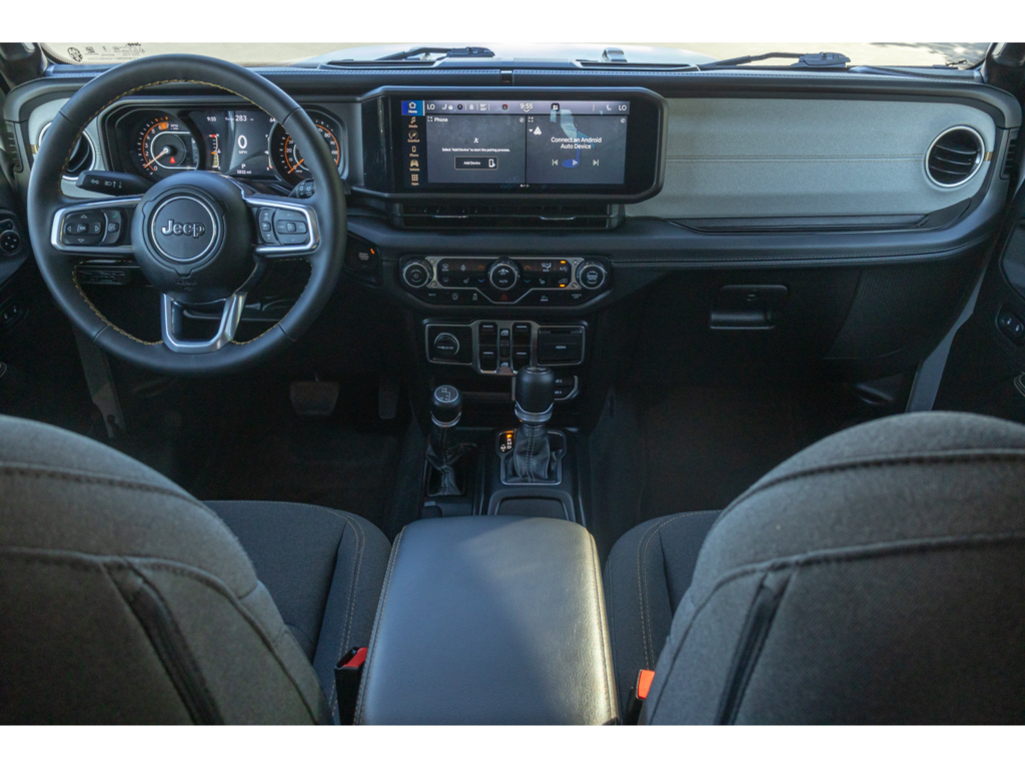 Used 2024 Jeep Wrangler Unlimited Sahara AWD/4WD image 12