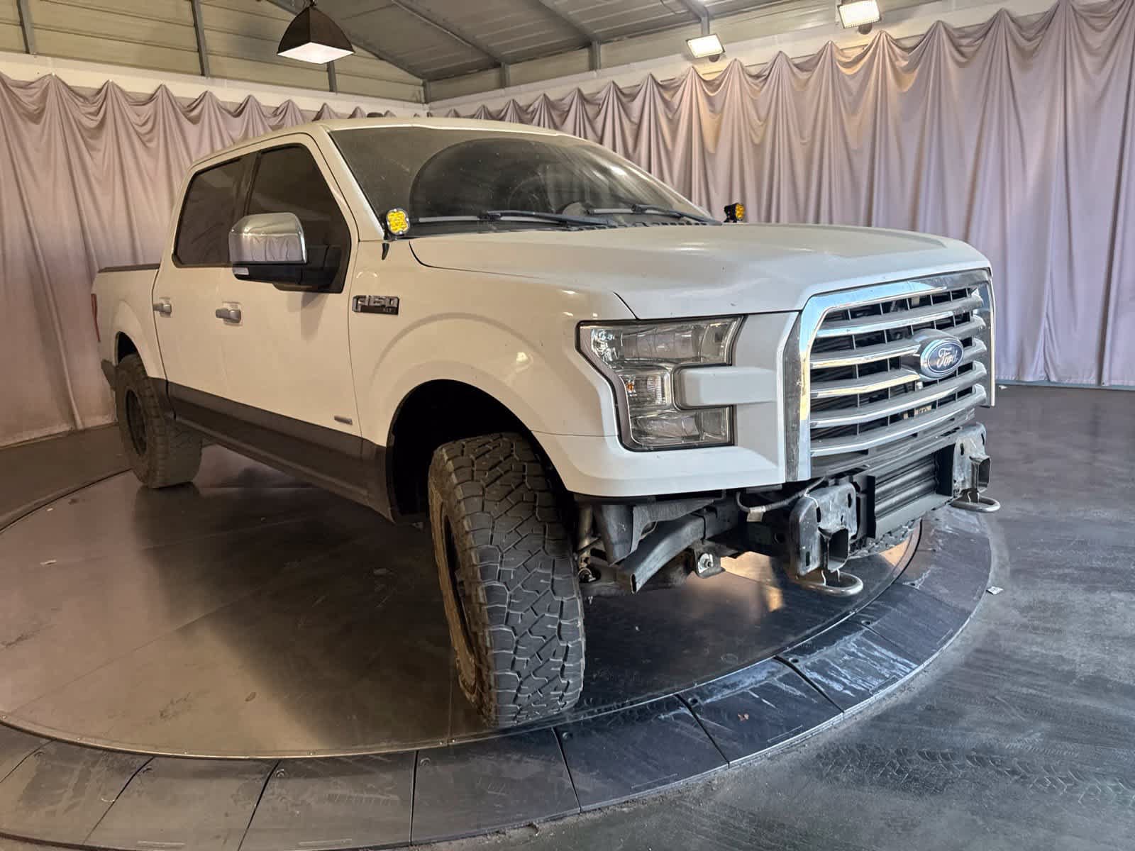 Used 2017 Ford F150 XLT w/ Equipment Group 302A Luxury AWD/4WD image 3
