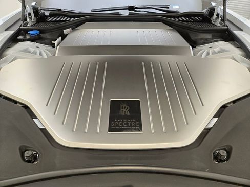 New 2025 Rolls-Royce Spectre Black Badge w/ Leather Finishing Pack image 24