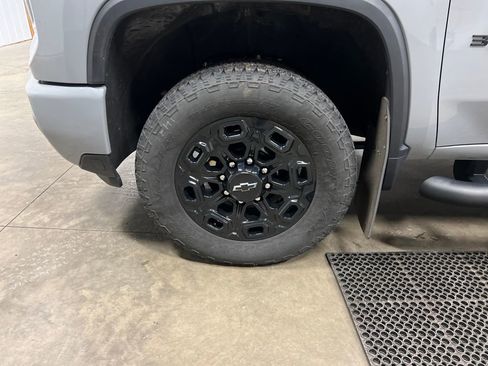 Used 2024 Chevrolet Silverado 3500 LT w/ Z71 Sport Edition image 10