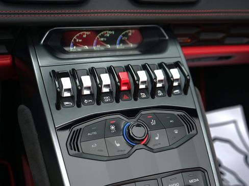 Used 2018 Lamborghini Huracan LP 580-2 image 27