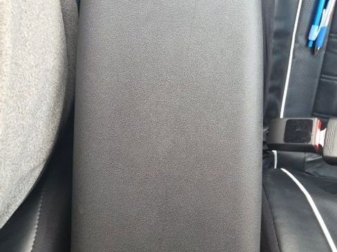 Used 2019 Chevrolet Equinox LS w/ LS Convenience Package image 32