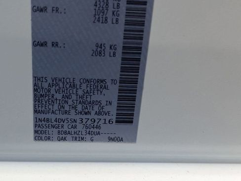 Used 2025 Nissan Altima 2.5 SV FWD image 34