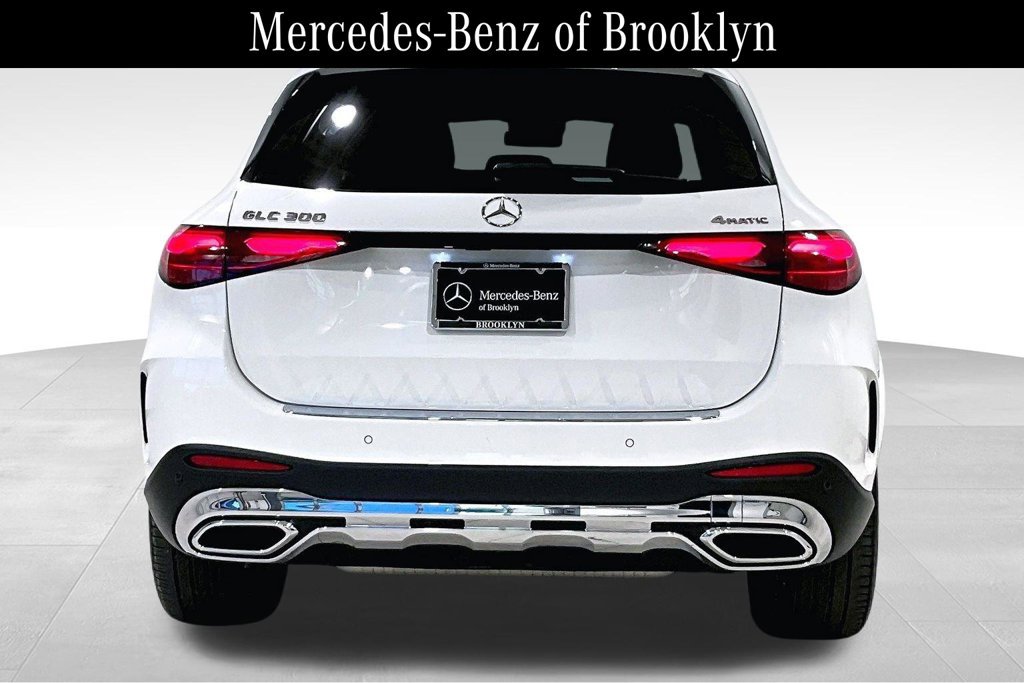 Used 2023 Mercedes-Benz GLC 300 4MATIC image 4