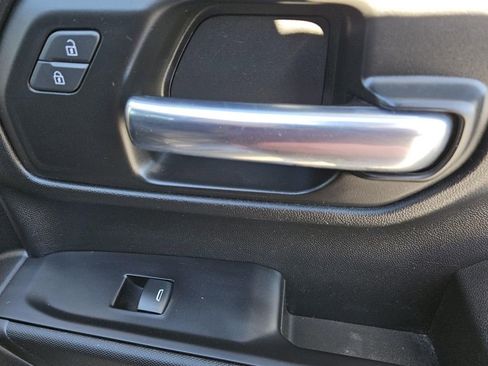 Certified 2020 Chevrolet Silverado 1500 Custom w/ Custom Value Package image 26