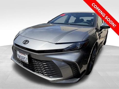 Used 2026 Toyota Camry SE FWD image 1